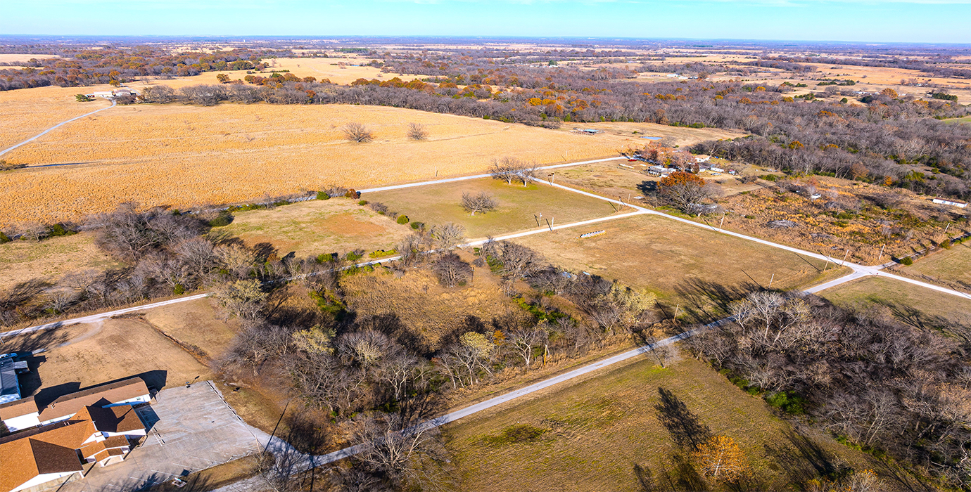 Expandable 3-Lot Property Near Tulsa: Your Country Retreat - 23% off Market Value!