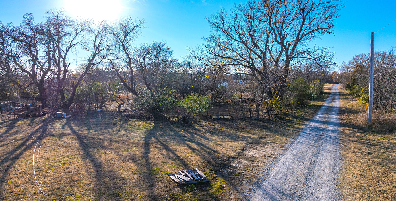 Expandable 3-Lot Property Near Tulsa: Your Country Retreat - 23% off Market Value!